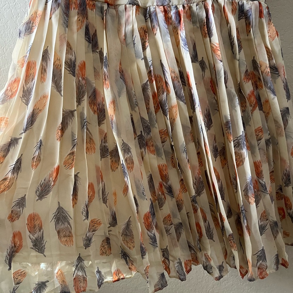 Forever 21 Kids Large Sleeveless Feather Print Pleated Dress - Picture 7 of 13